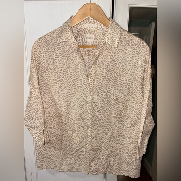 Leopard Print Button Down Shirt Chicos 2P wrinkle free - Picture 4 of 5